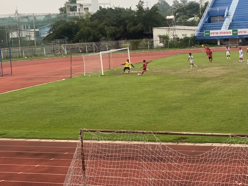 Thi đấu giao hữu bóng đá U17 Vĩnh Long - U17 TP.HCM